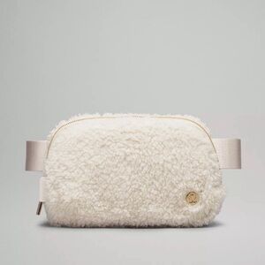 Lulu Lemon x Everywhere Belt Bag White Fleece